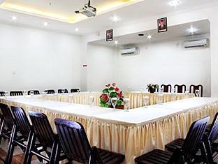 Mervit Hotel Паданг Екстериор снимка